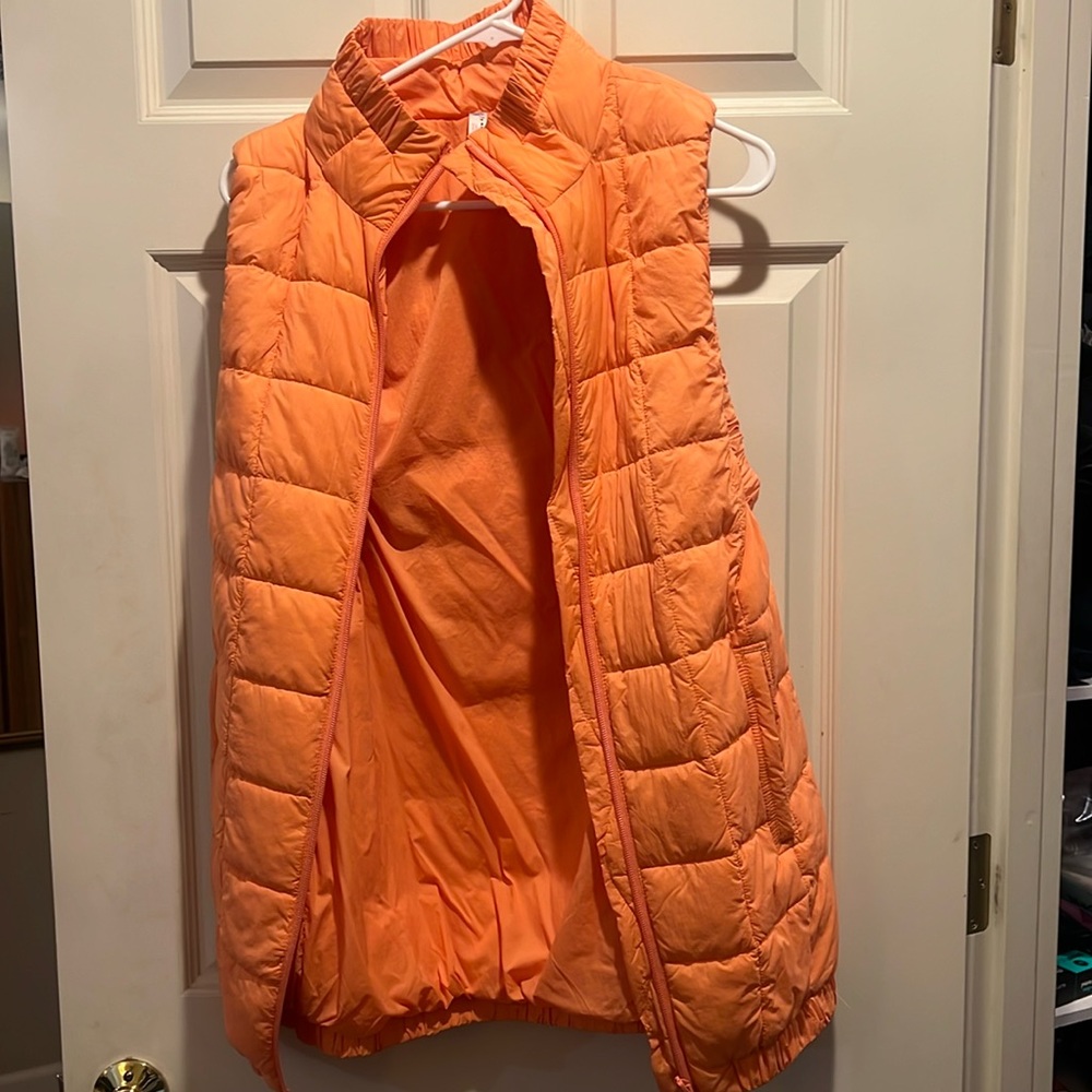 Perfect condition worn once or twice super soft and comfy free people vest